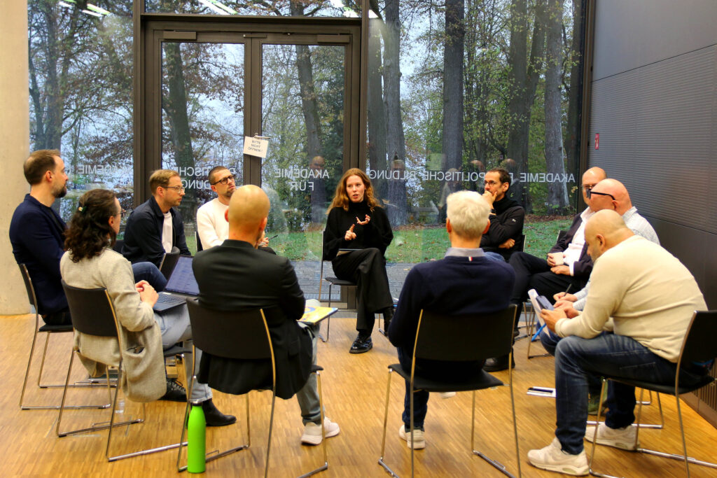 The working group on the future unit of news engaged in debate. Photo: Akademie für Politische Bildung