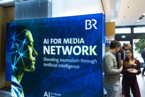 LED-Leinwand mit dem Schriftzug "AI for Media Network"